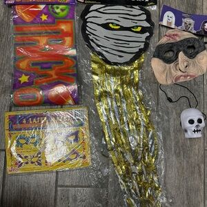 Lot of Halloween Decorations, Accessories and 30 Gift, Party or Loot Bags New